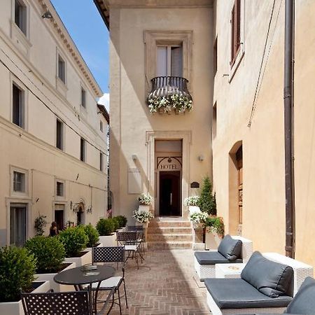Hotel Degli Affreschi Монтефалько Екстер'єр фото