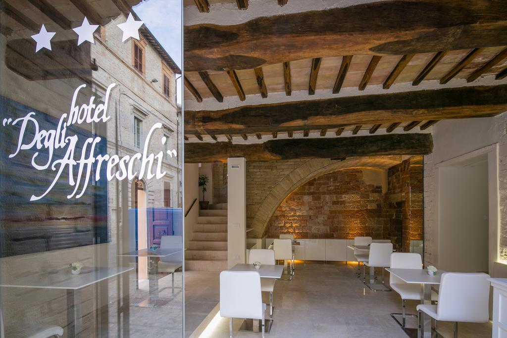 Hotel Degli Affreschi Монтефалько Екстер'єр фото
