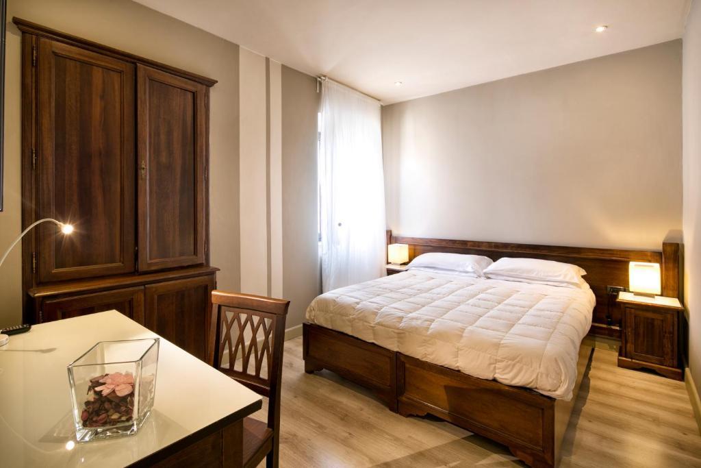 Hotel Degli Affreschi Монтефалько Номер фото